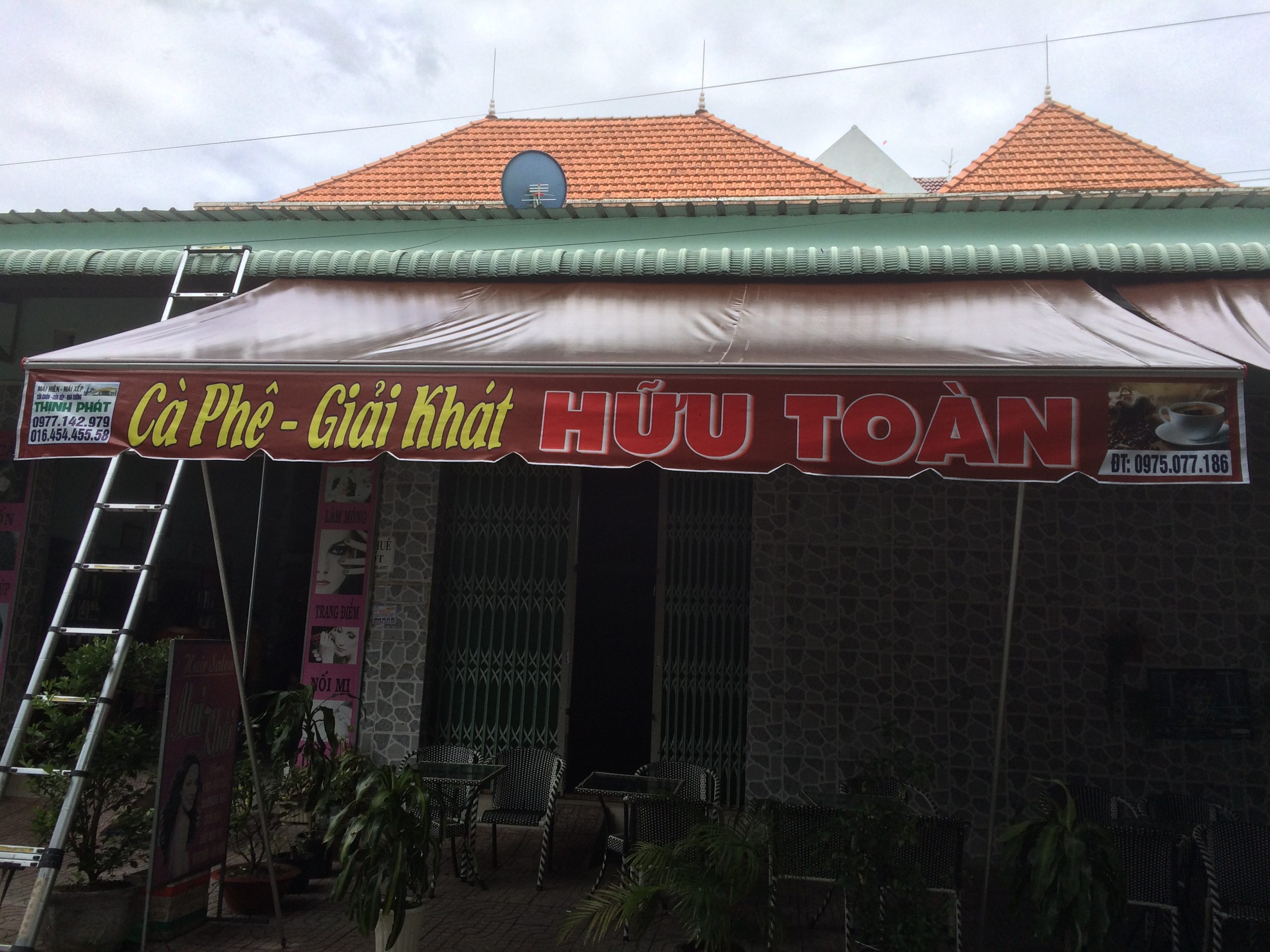mái hiên thịnh phát